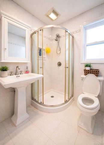 65 Cheshire Road, Bethpage, NY 11714