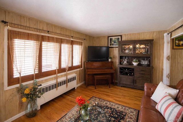 65 Cheshire Road, Bethpage, NY 11714