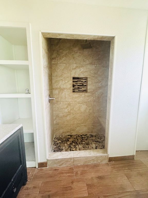 Image 11 of property listing at 3210 Lake Drive, San Angelo, TX 76903