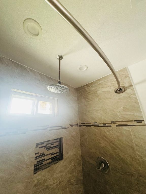 Image 7 of property listing at 3210 Lake Drive, San Angelo, TX 76903