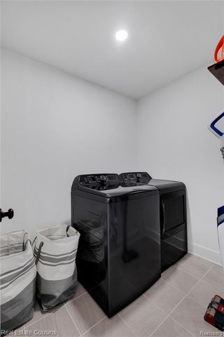 6270 Parker Drive, Linden, MI 48451
