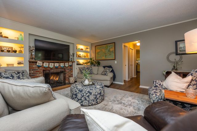 2240 Pleasant Hill Drive, Norton Shores City, MI 49441