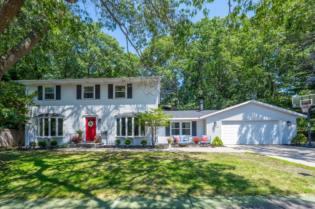 2240 Pleasant Hill Drive, Norton Shores City, MI 49441