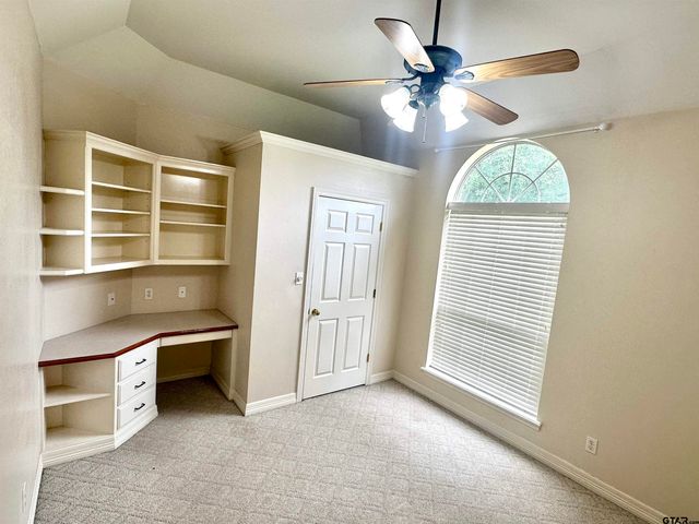 807 Brownwood Circle, Lindale, TX 75771