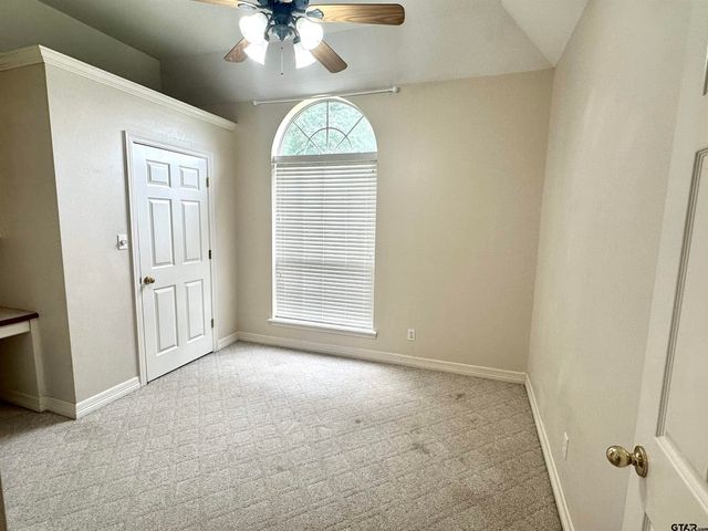 807 Brownwood Circle, Lindale, TX 75771