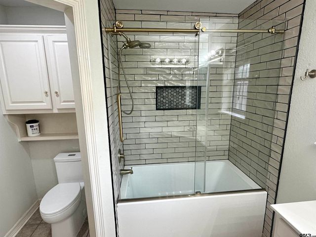 807 Brownwood Circle, Lindale, TX 75771