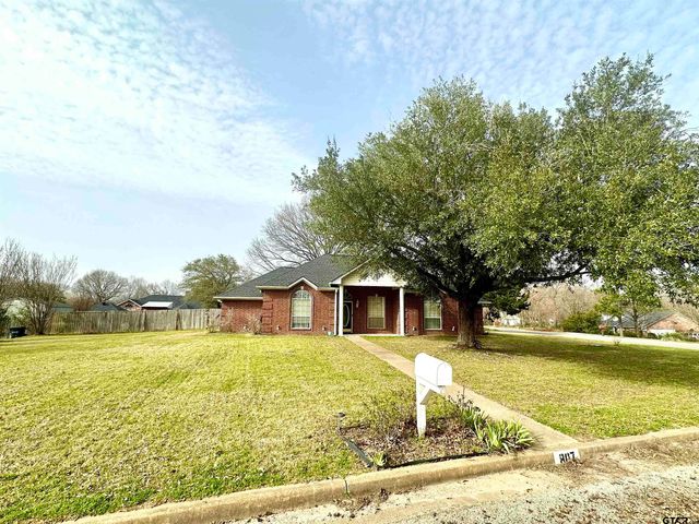 807 Brownwood Circle, Lindale, TX 75771