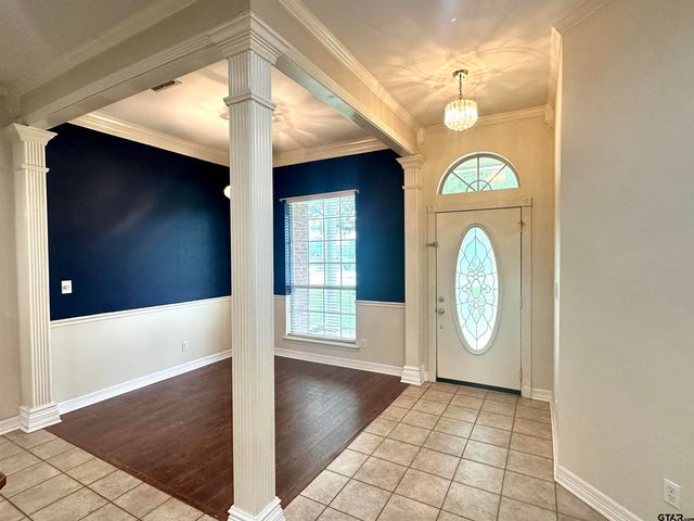 807 Brownwood Circle, Lindale, TX 75771