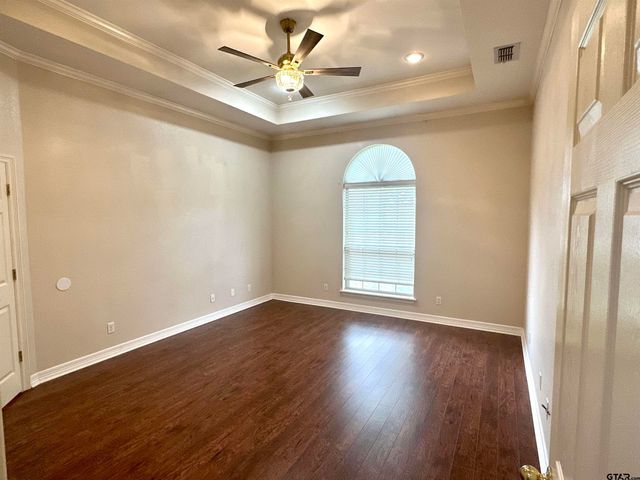 807 Brownwood Circle, Lindale, TX 75771