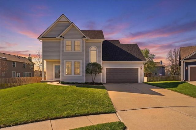 13823 W 154th Terrace, Olathe, KS 66062