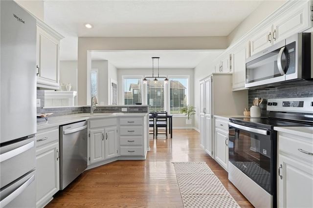 13823 W 154th Terrace, Olathe, KS 66062