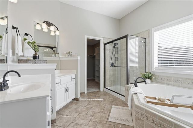 13823 W 154th Terrace, Olathe, KS 66062