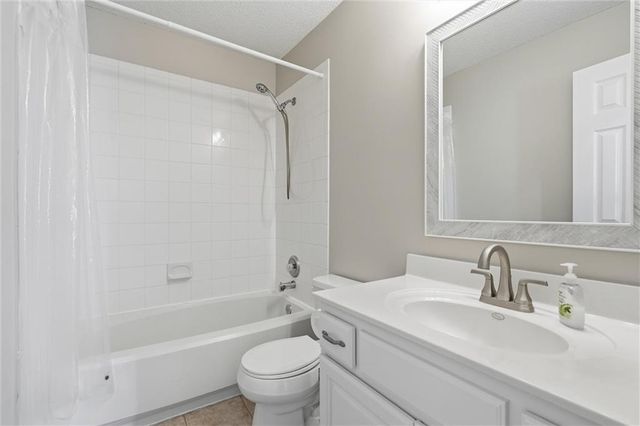 13823 W 154th Terrace, Olathe, KS 66062