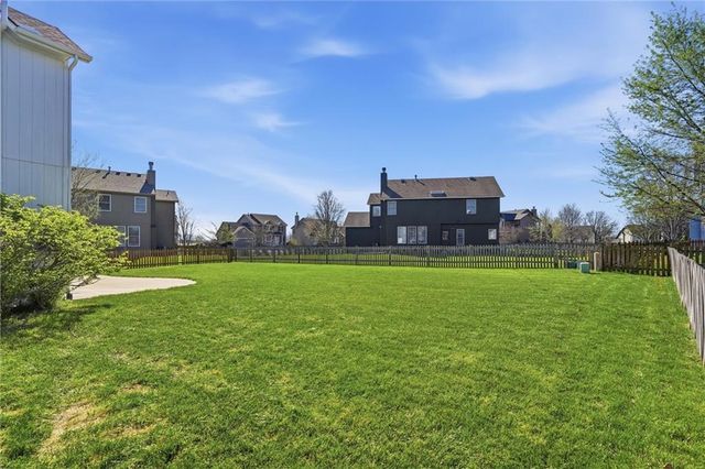 13823 W 154th Terrace, Olathe, KS 66062