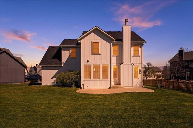 13823 W 154th Terrace, Olathe, KS 66062