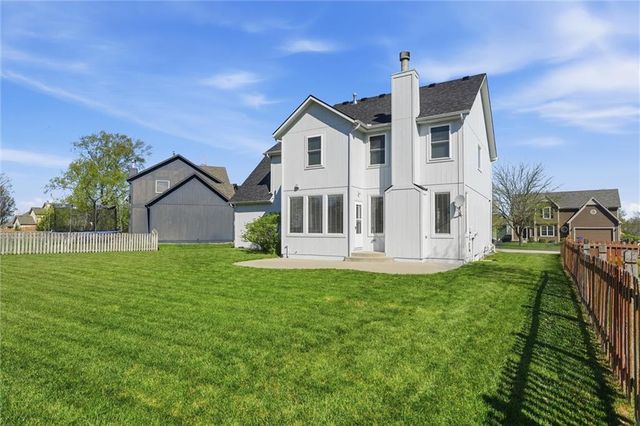 13823 W 154th Terrace, Olathe, KS 66062