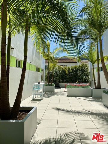 1232 N KINGS Road 202, West Hollywood, CA 90069