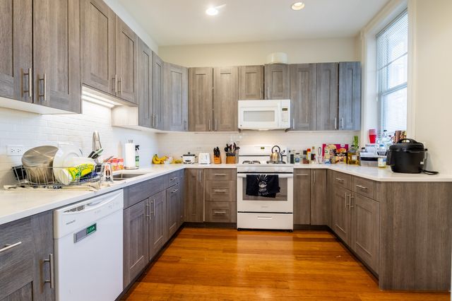 2034 N ORLEANS Street 2, Chicago, IL 60614