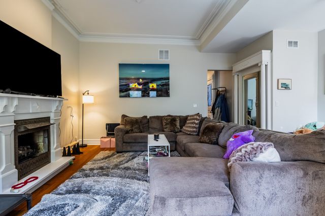 2034 N ORLEANS Street 2, Chicago, IL 60614