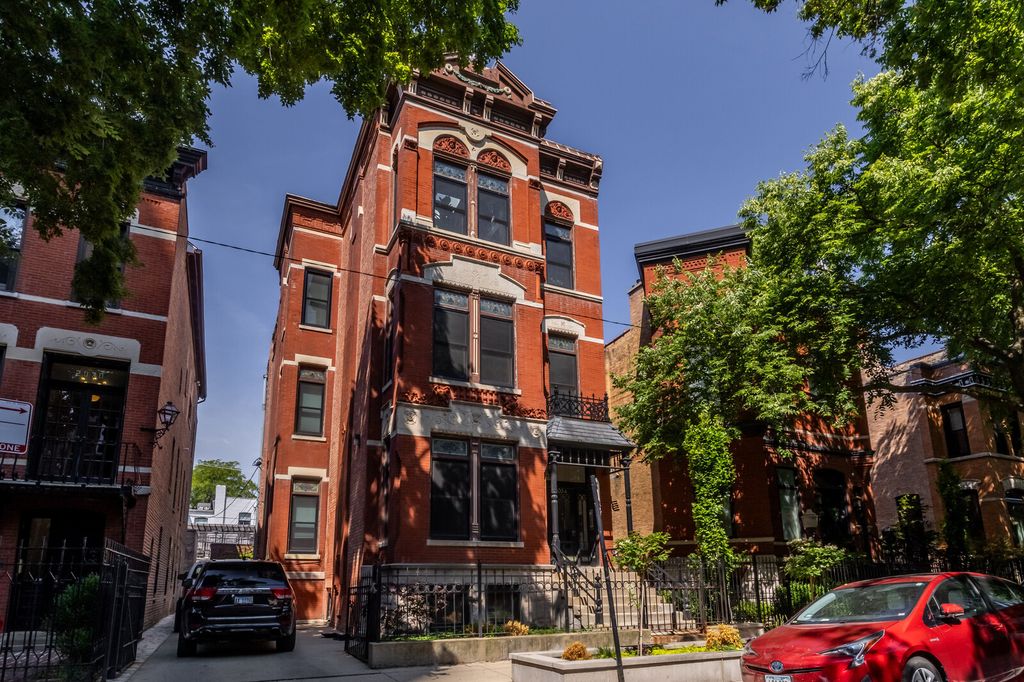 2034 N ORLEANS Street 2, Chicago, IL 60614