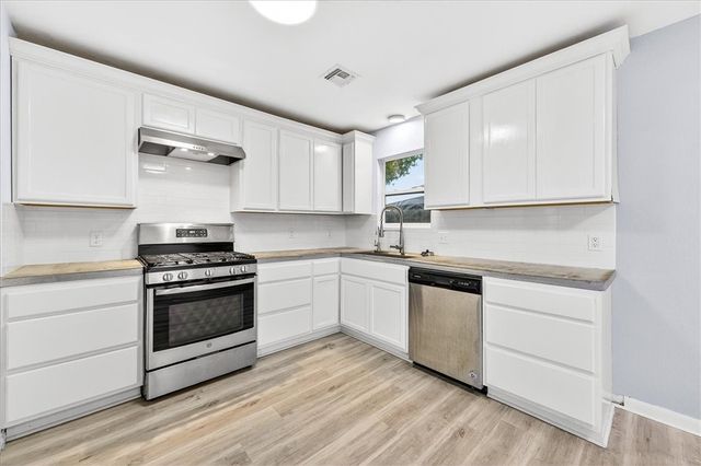 1749 Dawn Breeze Dr, Corpus Christi, TX 78412