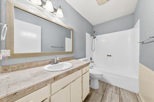 1749 Dawn Breeze Dr, Corpus Christi, TX 78412