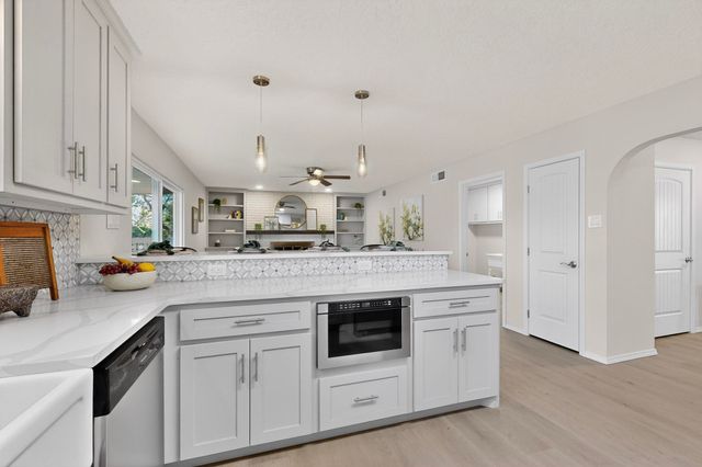 8900 Lagrima De Oro Road NE, Albuquerque, NM 87111