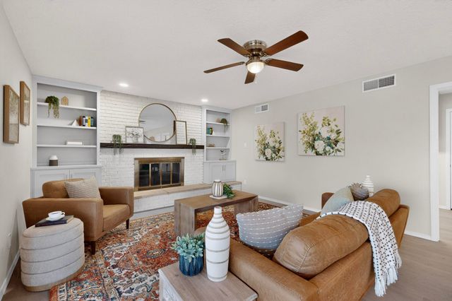 8900 Lagrima De Oro Road NE, Albuquerque, NM 87111