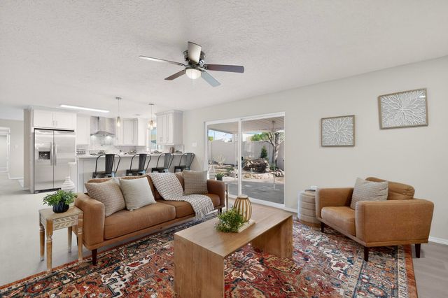 8900 Lagrima De Oro Road NE, Albuquerque, NM 87111