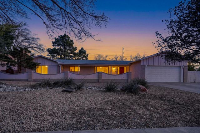 8900 Lagrima De Oro Road NE, Albuquerque, NM 87111