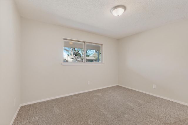 8900 Lagrima De Oro Road NE, Albuquerque, NM 87111