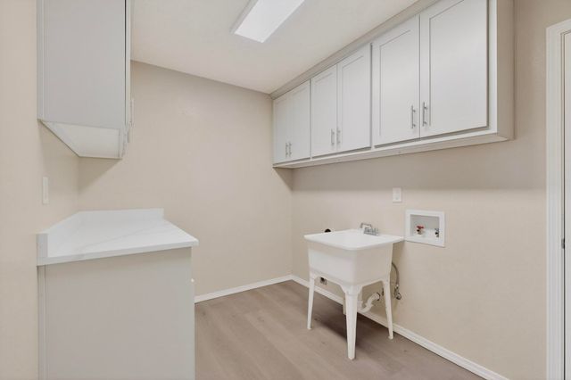 8900 Lagrima De Oro Road NE, Albuquerque, NM 87111