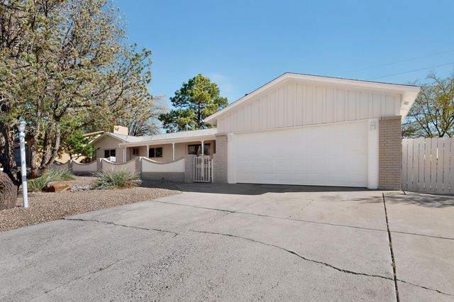 8900 Lagrima De Oro Road NE, Albuquerque, NM 87111