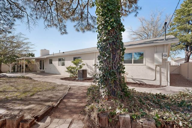 8900 Lagrima De Oro Road NE, Albuquerque, NM 87111