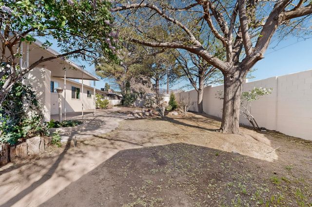 8900 Lagrima De Oro Road NE, Albuquerque, NM 87111