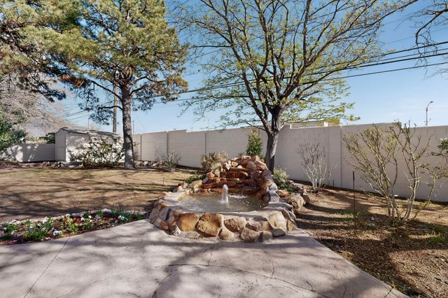 8900 Lagrima De Oro Road NE, Albuquerque, NM 87111