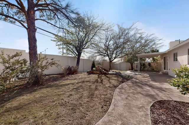 8900 Lagrima De Oro Road NE, Albuquerque, NM 87111