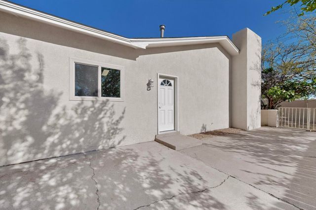 8900 Lagrima De Oro Road NE, Albuquerque, NM 87111