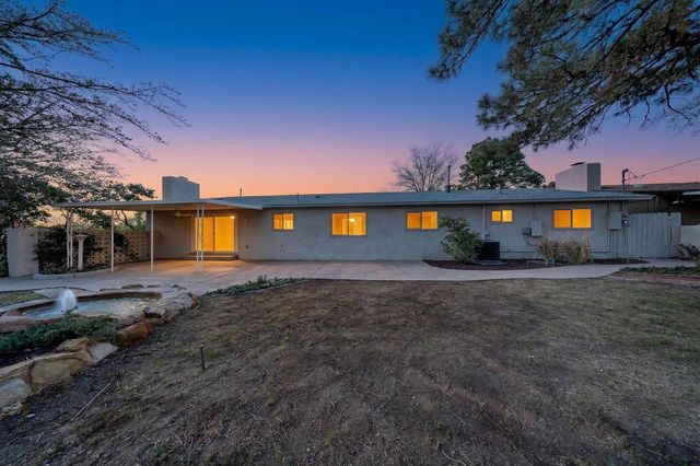8900 Lagrima De Oro Road NE, Albuquerque, NM 87111