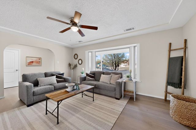 8900 Lagrima De Oro Road NE, Albuquerque, NM 87111