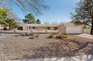8900 Lagrima De Oro Road NE, Albuquerque, NM 87111