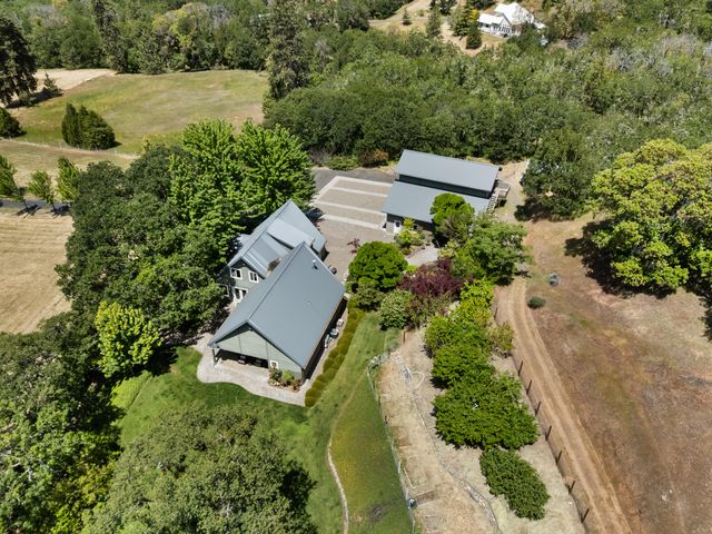 925 Galls Creek Road, Gold Hill, OR 97525