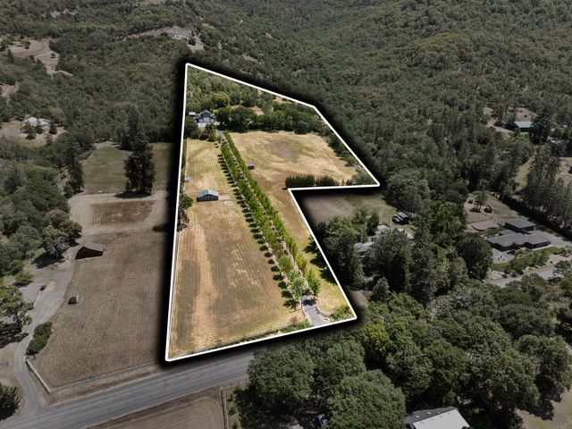 925 Galls Creek Road, Gold Hill, OR 97525