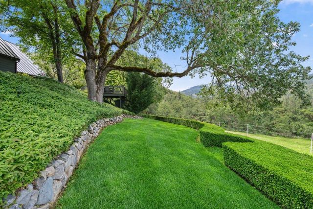 925 Galls Creek Road, Gold Hill, OR 97525