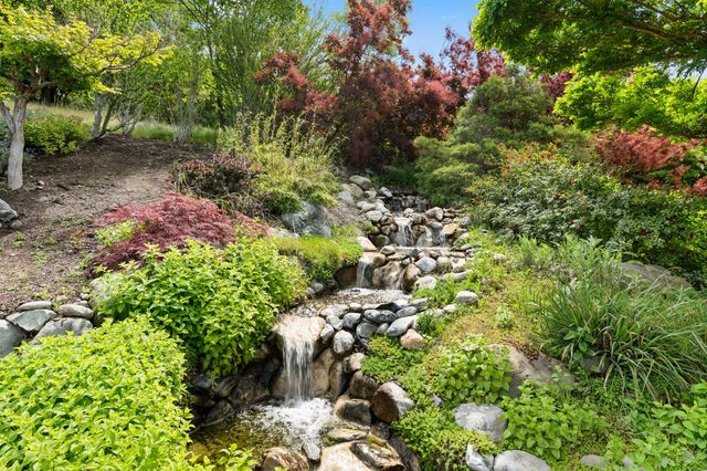 925 Galls Creek Road, Gold Hill, OR 97525