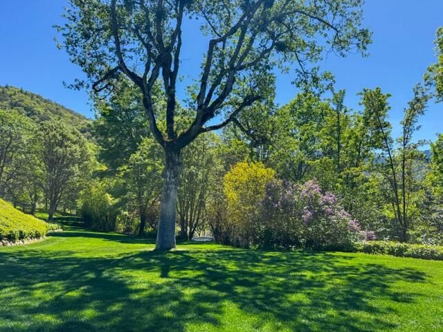 925 Galls Creek Road, Gold Hill, OR 97525