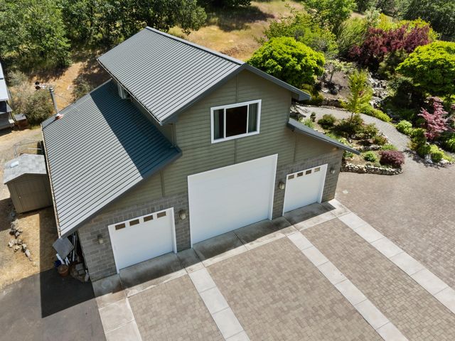 925 Galls Creek Road, Gold Hill, OR 97525