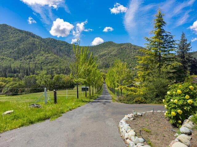 925 Galls Creek Road, Gold Hill, OR 97525