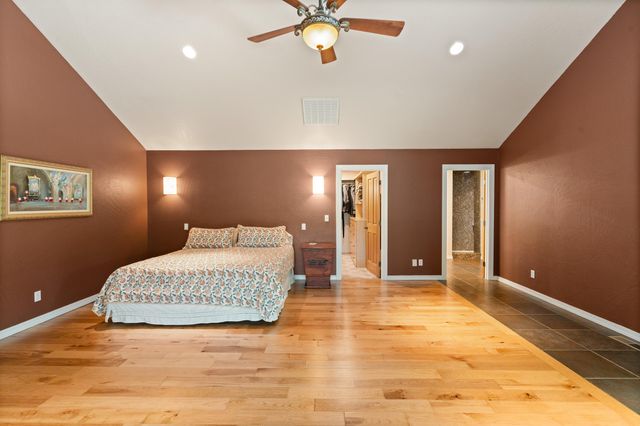 925 Galls Creek Road, Gold Hill, OR 97525