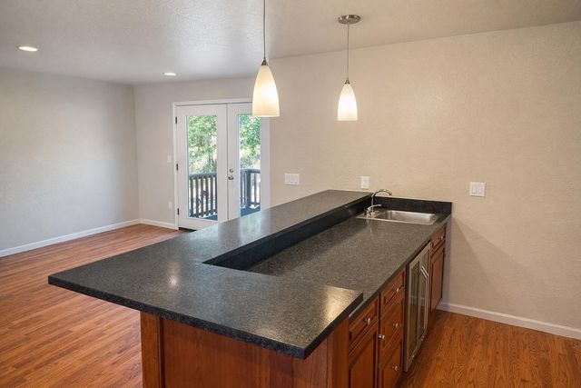 925 Galls Creek Road, Gold Hill, OR 97525